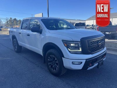 2022 Nissan Titan 4X4 PRO-4X 4DR Crew Cab 5.6 FT. SB