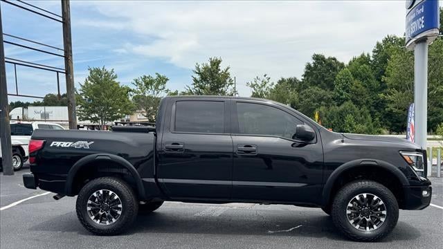 2021 Nissan Titan SV