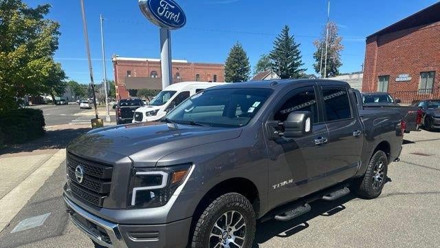 2021 Nissan Titan SV