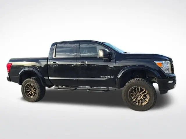 2023 Nissan Titan