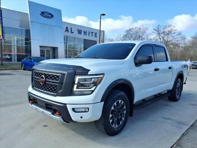 2024 Nissan Titan 4X4 PRO-4X 4DR Crew Cab 5.6 FT. SB