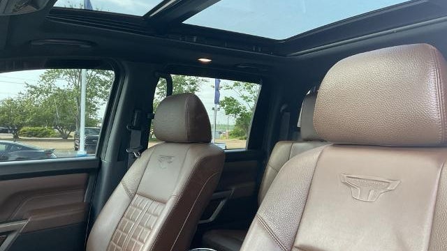 2021 Nissan Titan SV