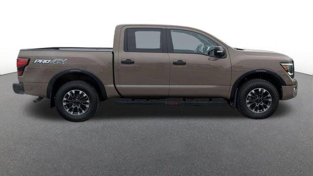 2022 Nissan Titan SV
