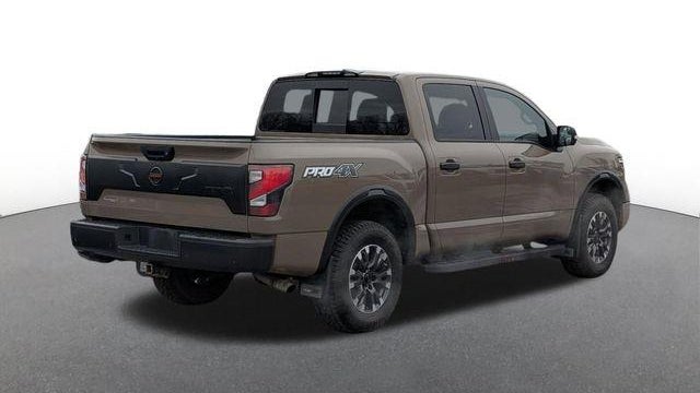 2022 Nissan Titan SV