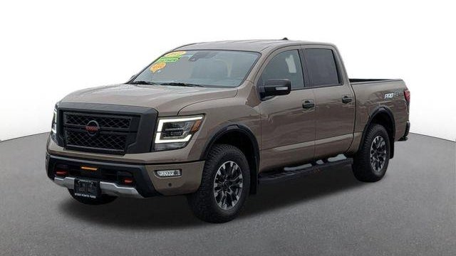 2022 Nissan Titan SV