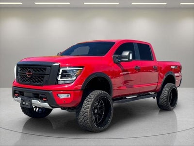 2023 Nissan Titan 4X4 PRO-4X 4DR Crew Cab 5.6 FT. SB