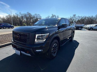 2023 Nissan Titan 4X4 Platinum Reserve 4DR Crew Cab 5.6 FT. SB