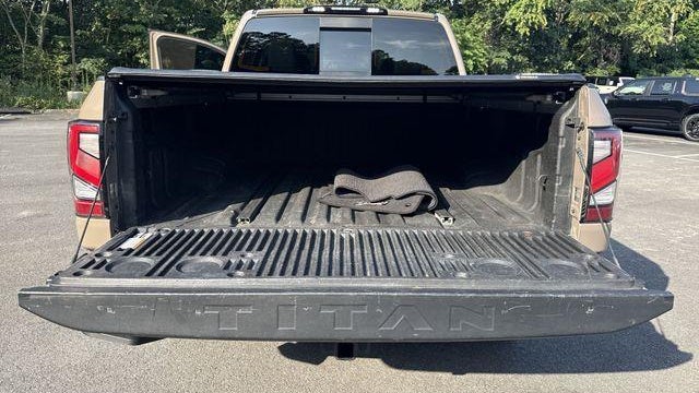 2021 Nissan Titan SV