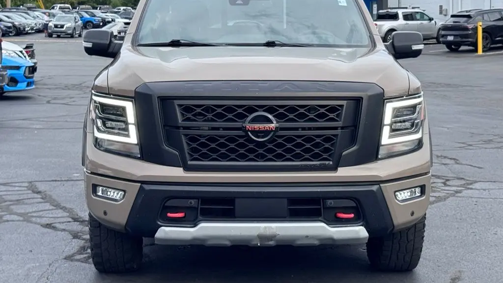 2022 Nissan Titan SV