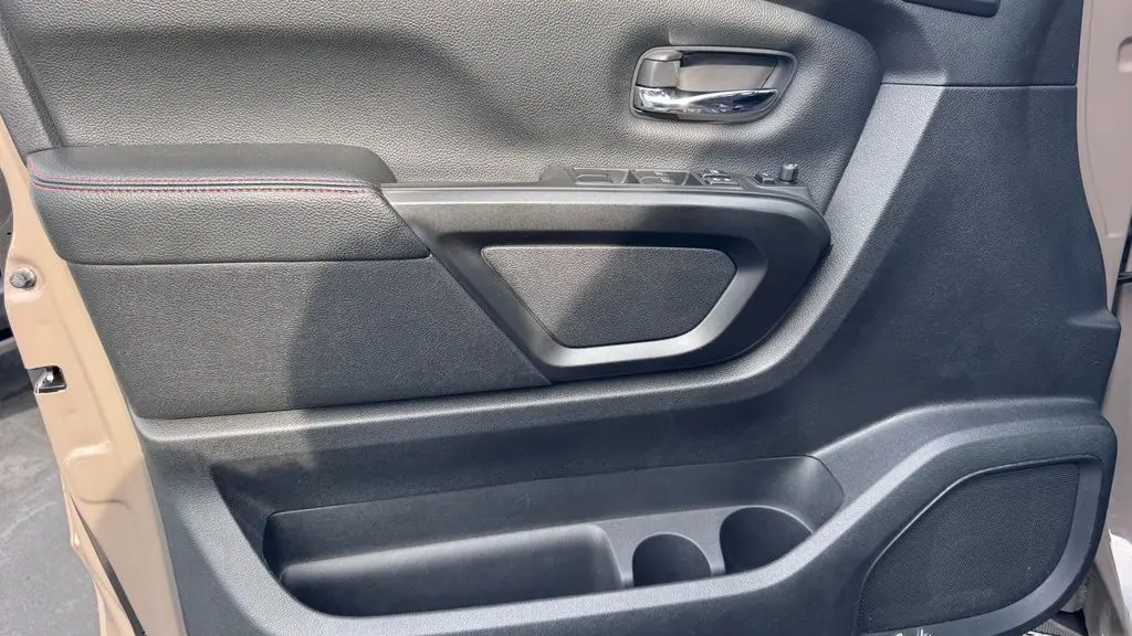 2022 Nissan Titan SV