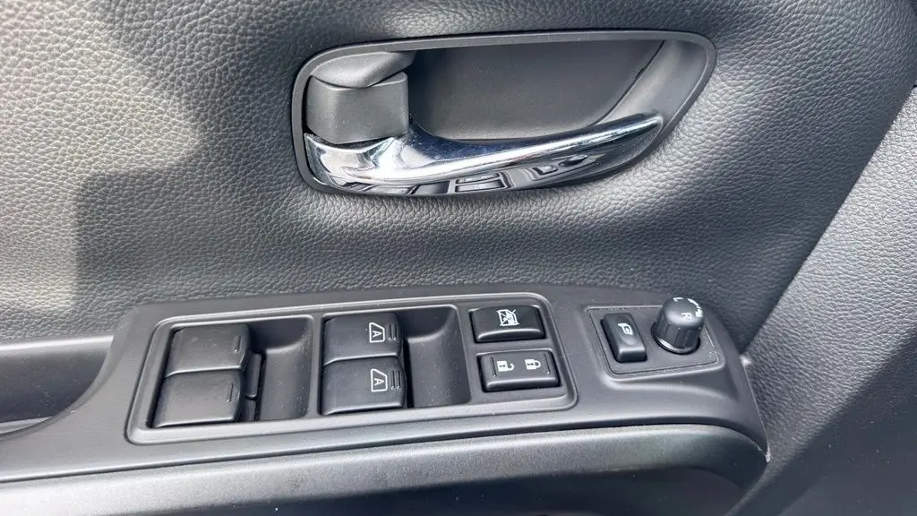 2022 Nissan Titan SV