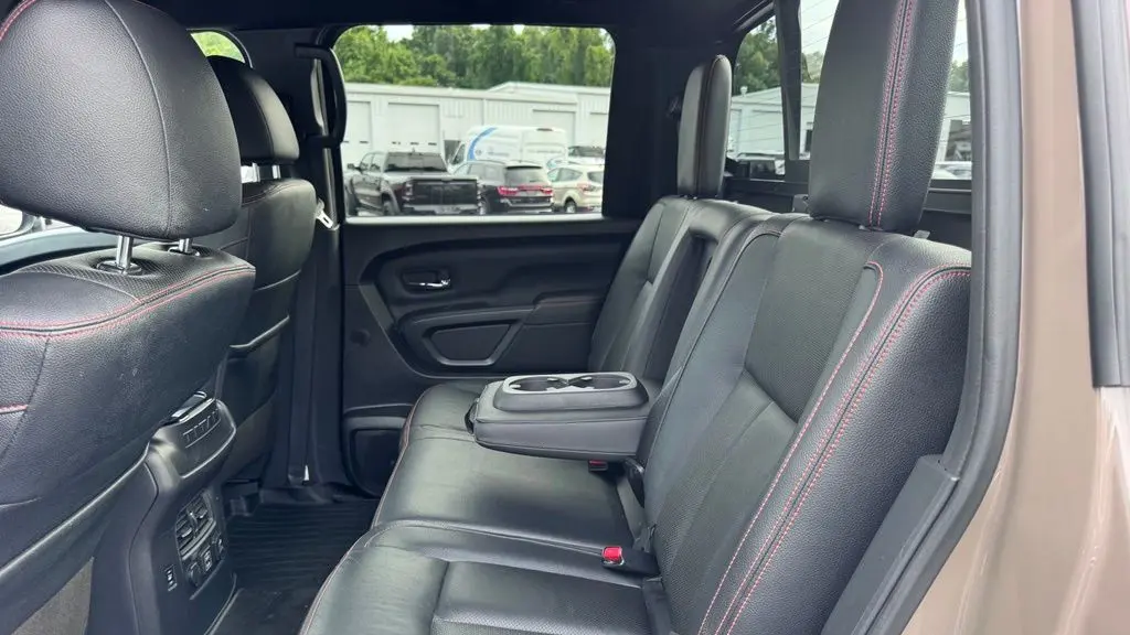 2022 Nissan Titan SV