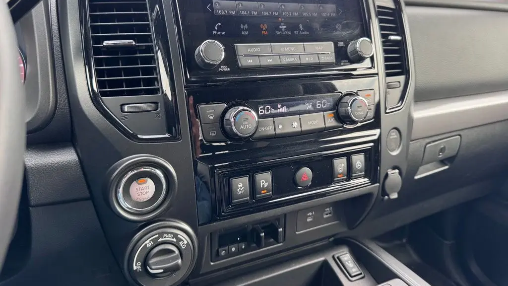 2022 Nissan Titan SV