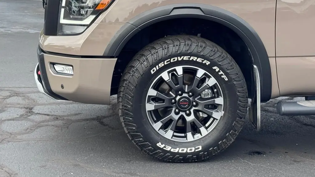 2022 Nissan Titan SV