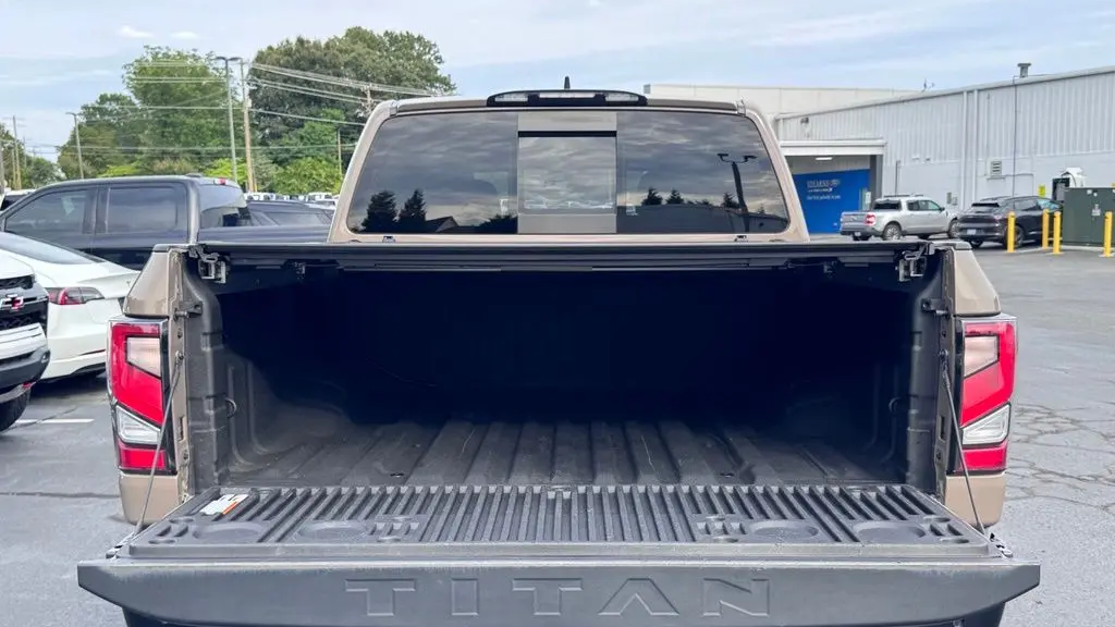 2022 Nissan Titan SV