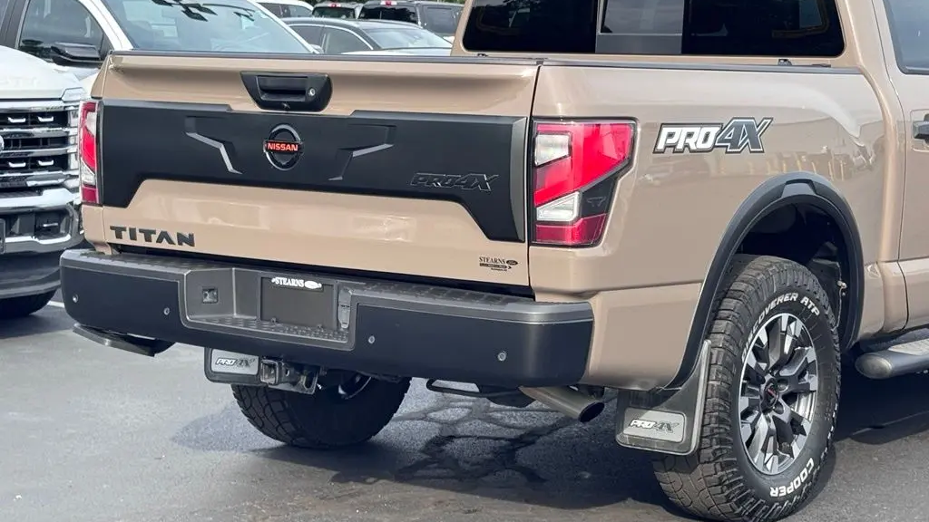 2022 Nissan Titan SV