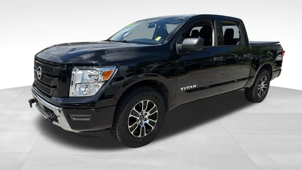 2023 Nissan Titan SV