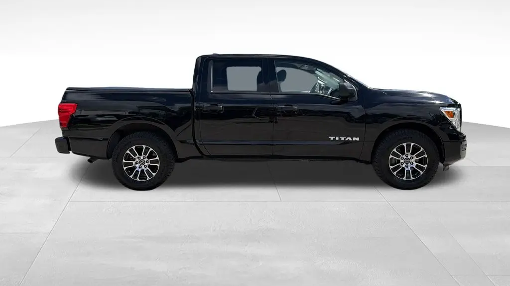 2023 Nissan Titan SV