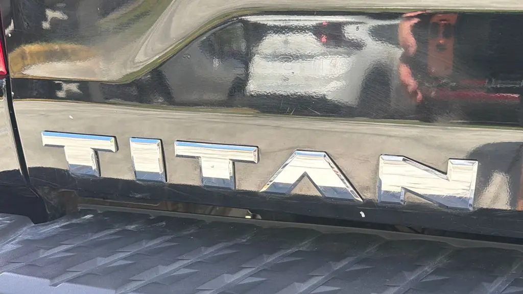 2023 Nissan Titan SV