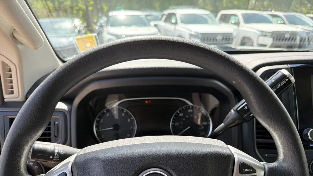 2023 Nissan Titan SV