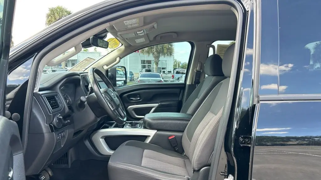2024 Nissan Titan Platinum Reserve