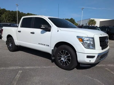 Photo of a 2020 Nissan Titan 4X2 SV 4DR Crew Cab 5.6 FT. SB for sale