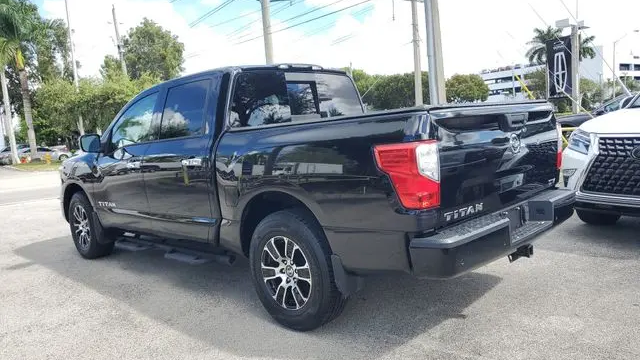 2021 Nissan Titan SV