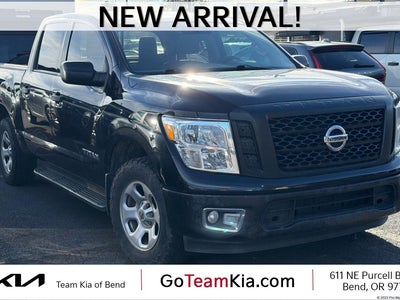 Photo of a 2017 Nissan Titan 4X4 S 4DR Crew Cab for sale