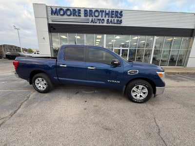 Photo of a 2017 Nissan Titan 4X2 S 4DR Crew Cab for sale