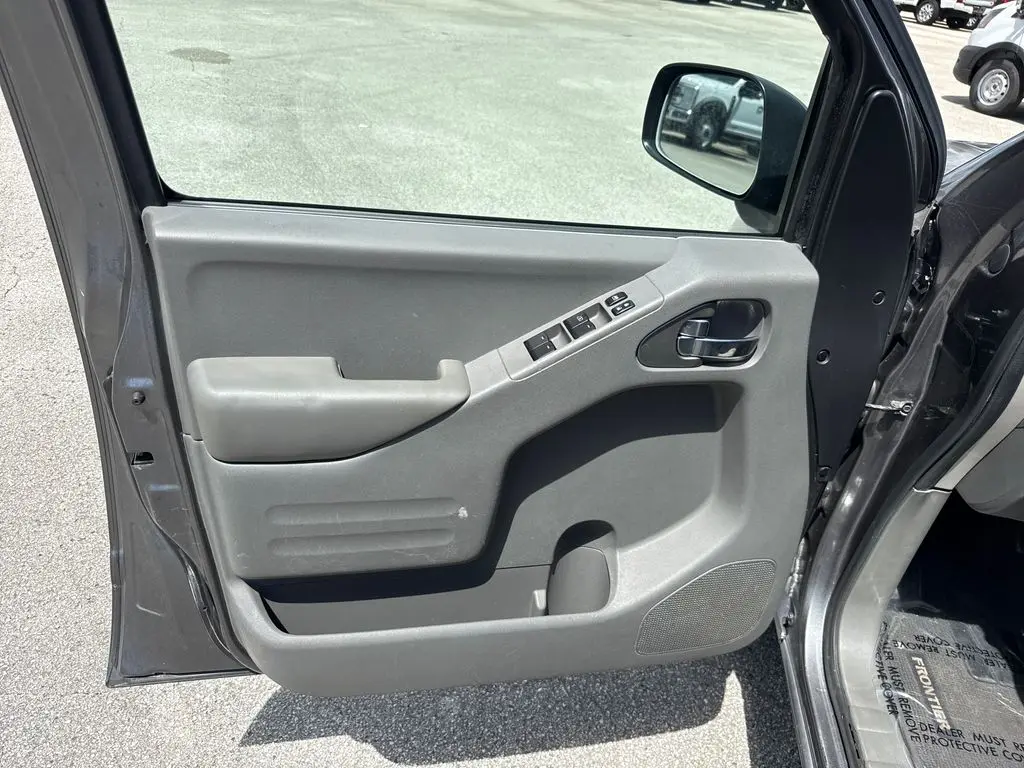 2016 Nissan Frontier - $14,900