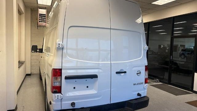 2021 Nissan NV 3500 HD SV