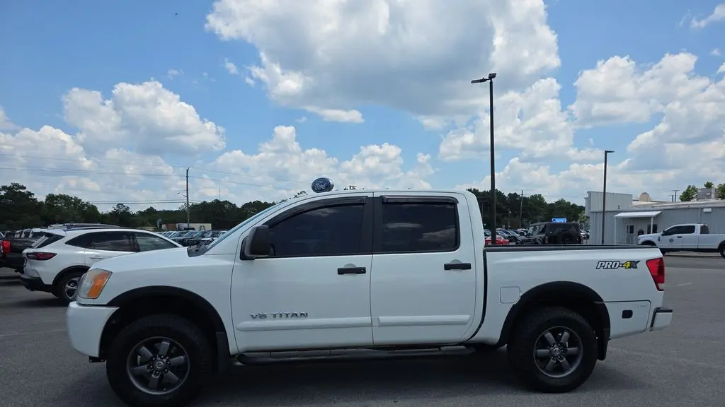 2015 Nissan Titan SV
