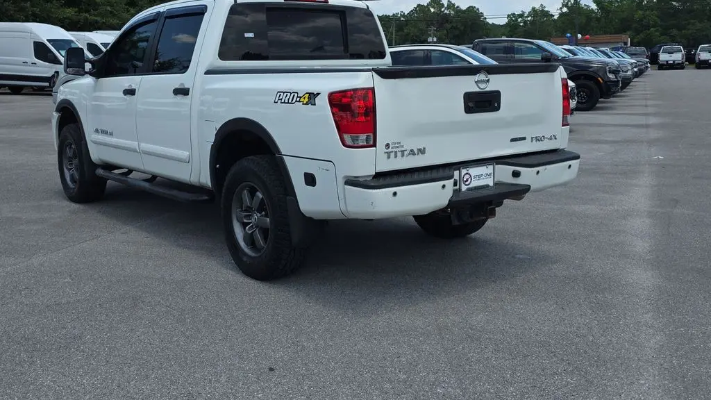 2015 Nissan Titan SV