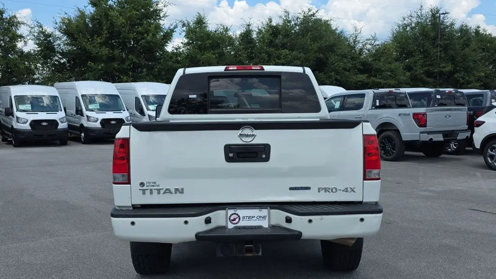 2015 Nissan Titan SV