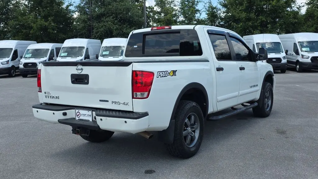 2015 Nissan Titan SV