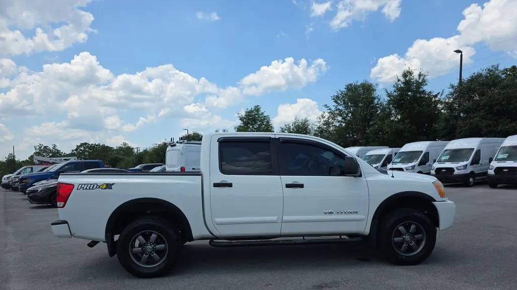 2015 Nissan Titan SV