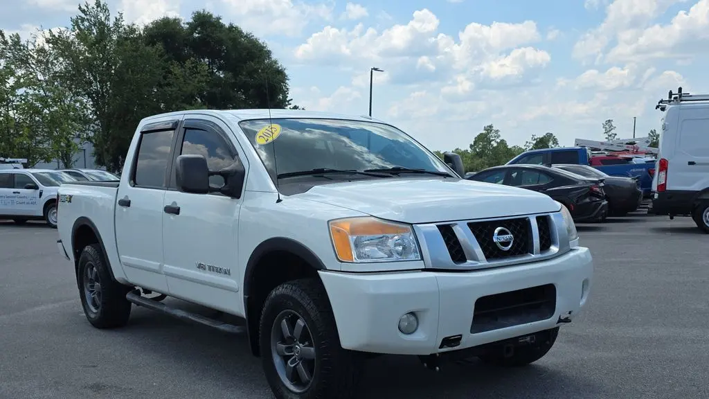 2015 Nissan Titan SV