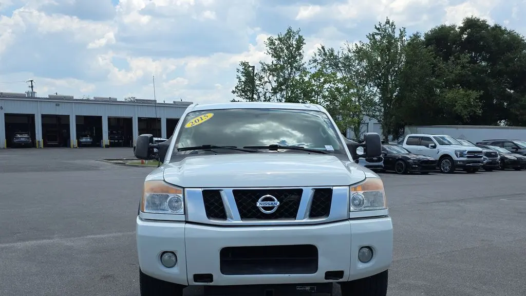 2015 Nissan Titan SV