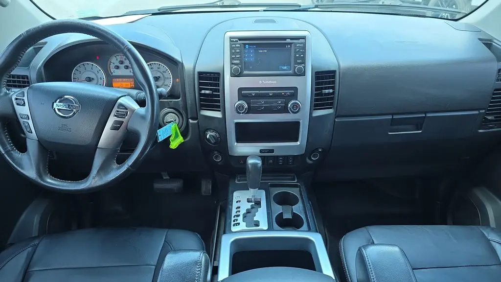2015 Nissan Titan SV
