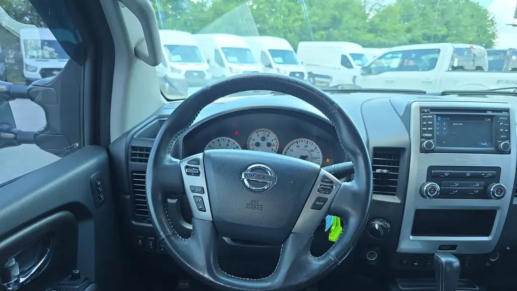 2015 Nissan Titan SV