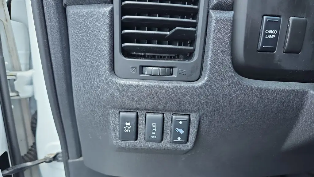 2015 Nissan Titan SV