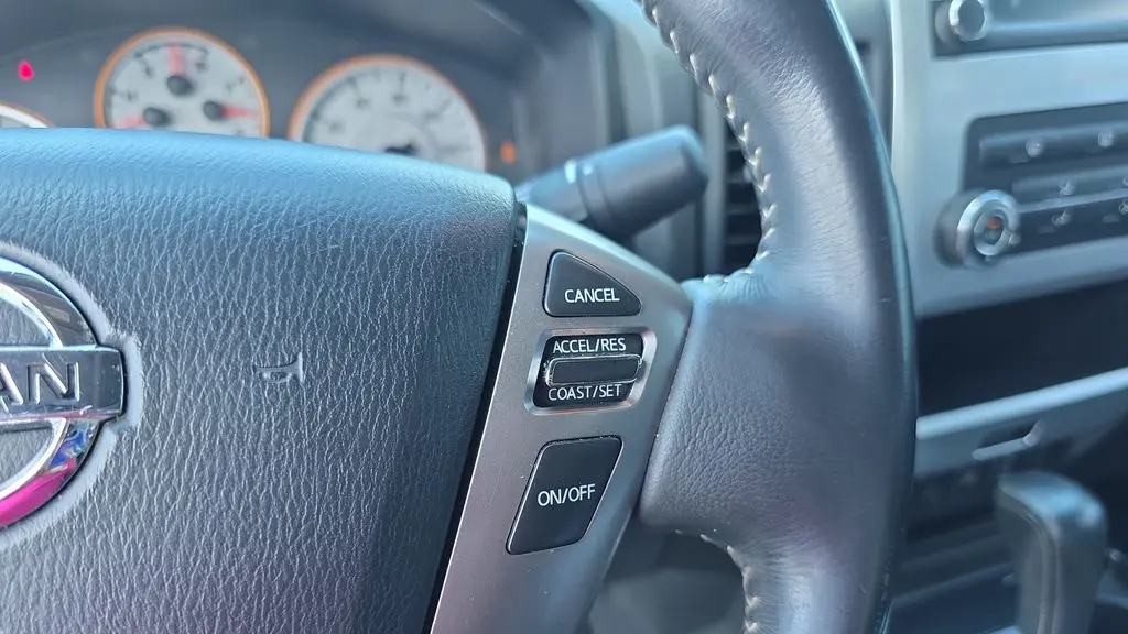 2015 Nissan Titan SV