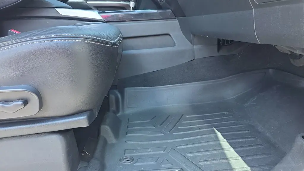 2015 Nissan Titan SV
