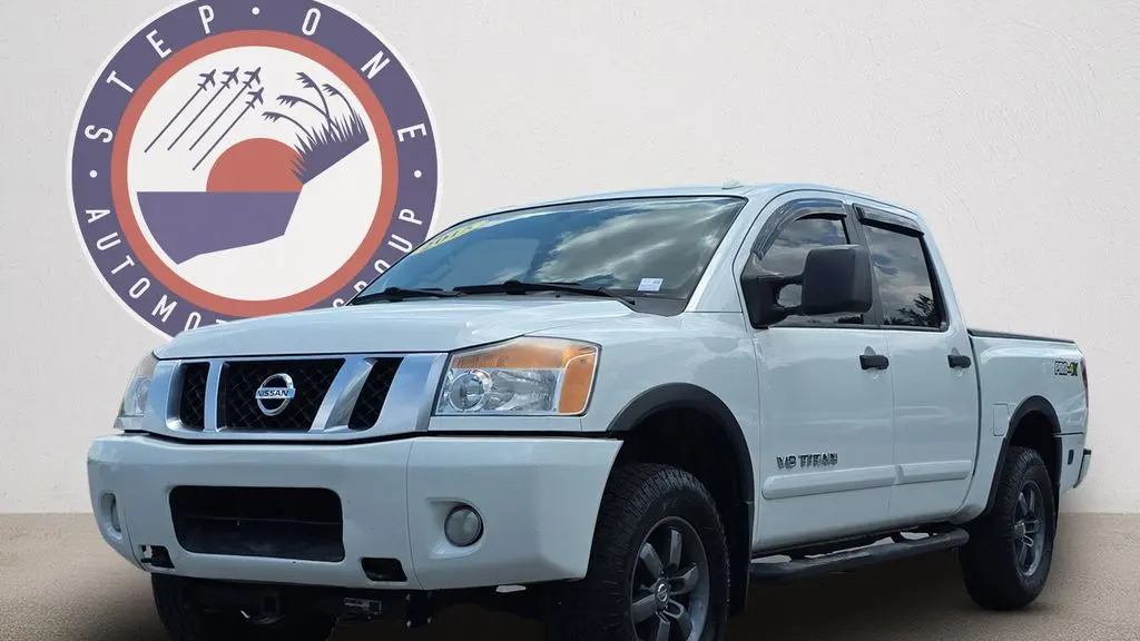 2015 Nissan Titan SV