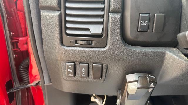 2012 Nissan Titan SV