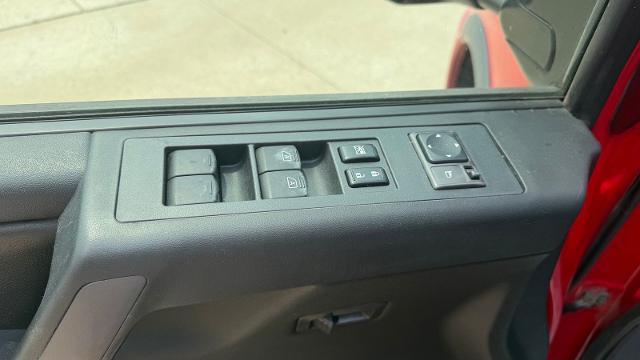 2012 Nissan Titan SV