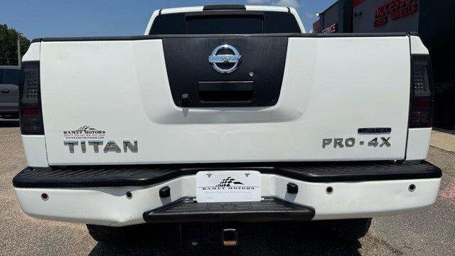 2010 Nissan Titan LE