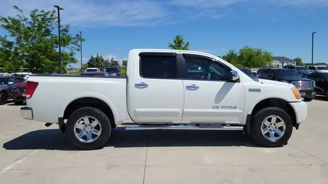 2015 Nissan Titan SV