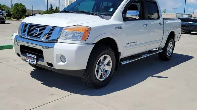 2015 Nissan Titan SV