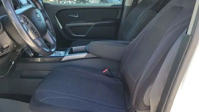 2015 Nissan Titan SV